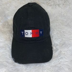 Tommy Hilfiger, black hat